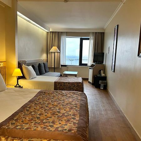 Kadikoey Rihtim Hotel Estambul Exterior foto