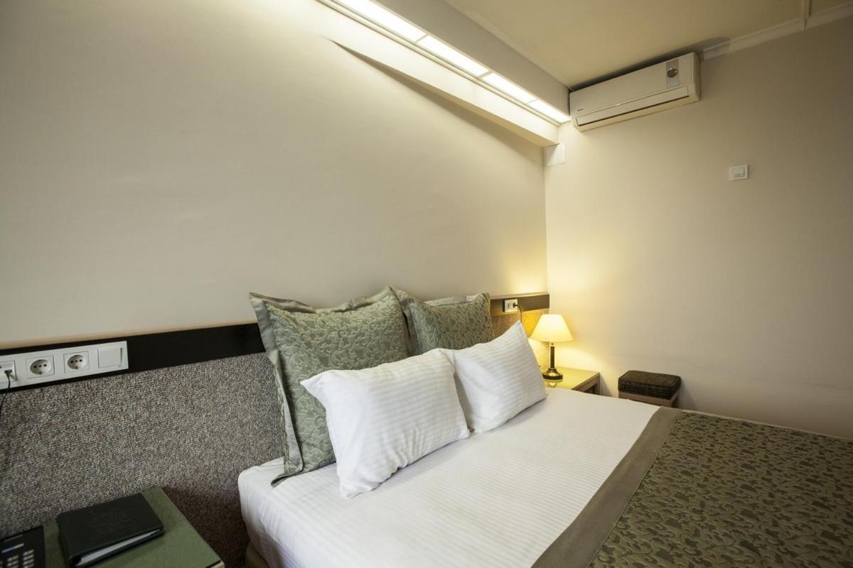 Kadikoey Rihtim Hotel Estambul Exterior foto