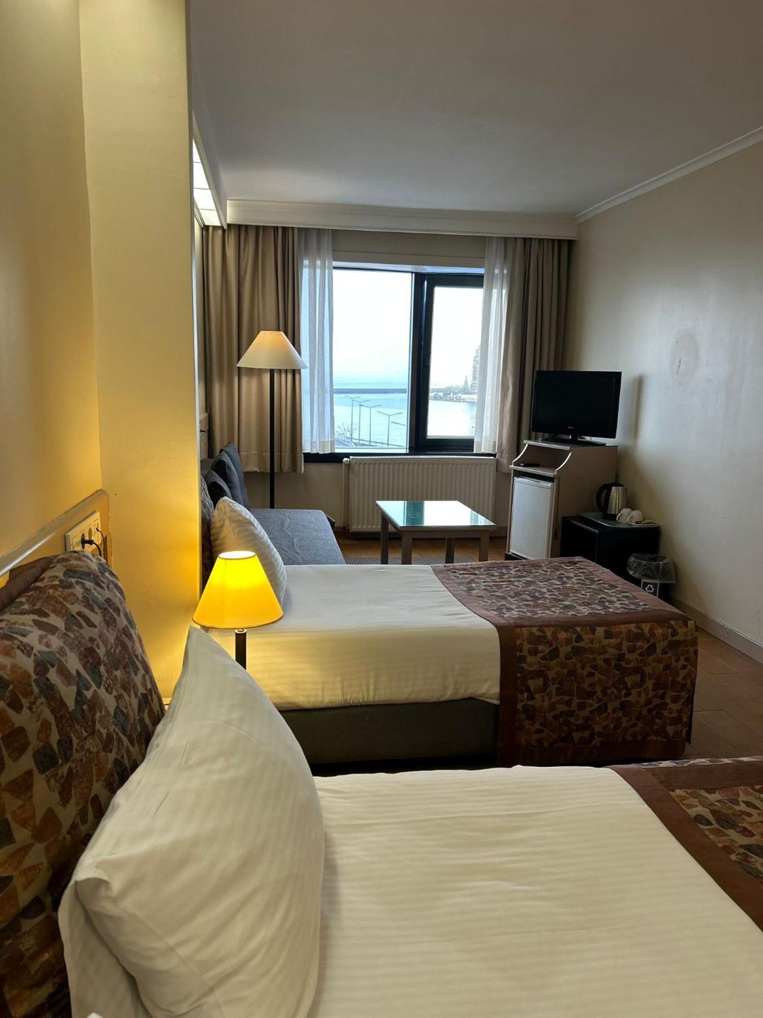 Kadikoey Rihtim Hotel Estambul Exterior foto