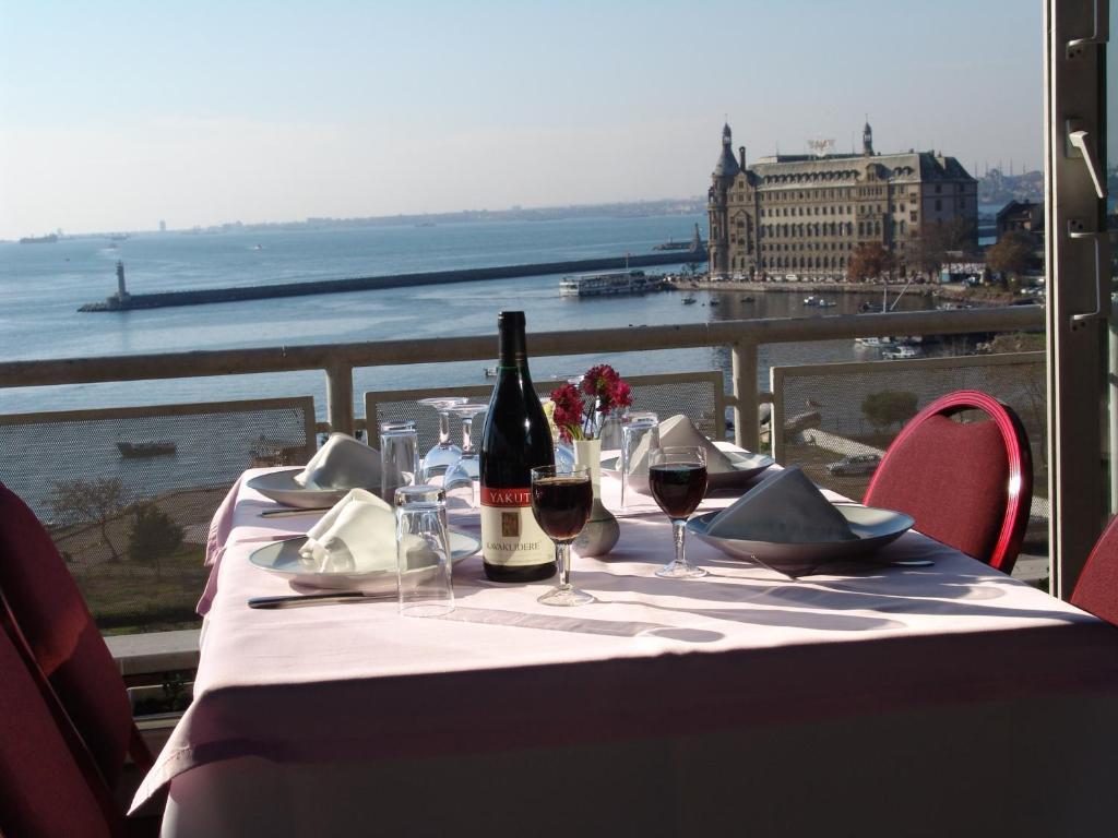 Kadikoey Rihtim Hotel Estambul Exterior foto
